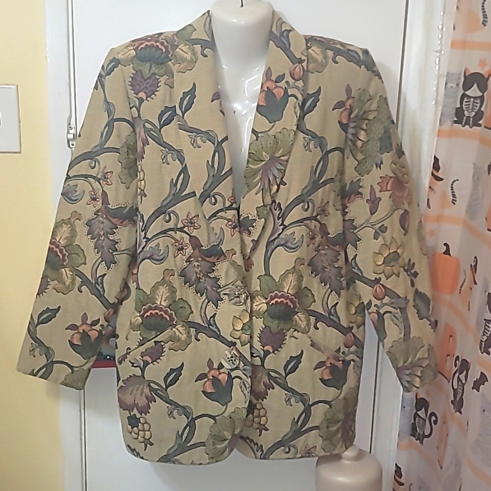 Vintage Beautiful Floral Tapestry Blazer Jacket lined w. pockets by Ascente